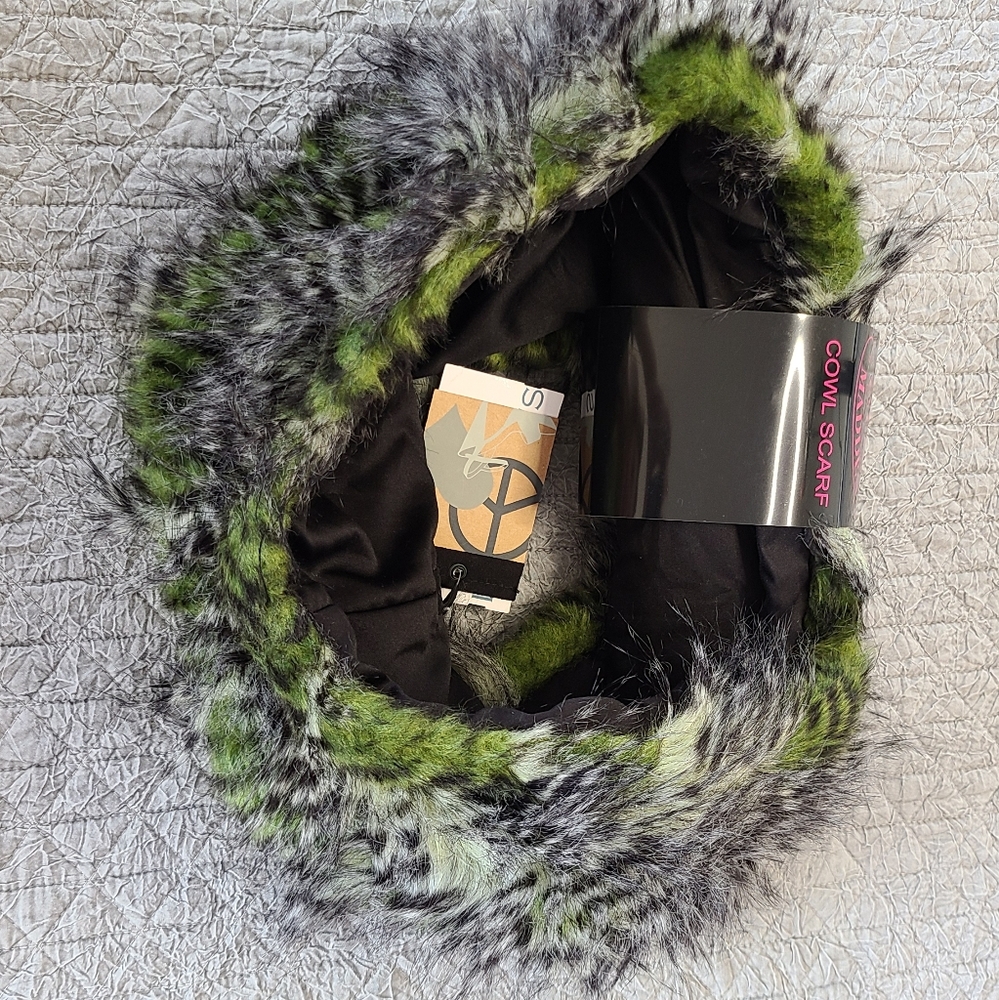 New Steve Madden Cowl scarf